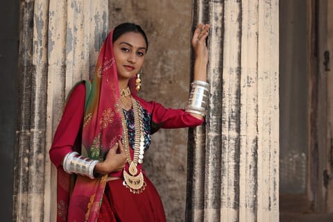 Real bride in a full 916 gold bridal set — haar, butti and patla — Shree Jewels, Porbandar
